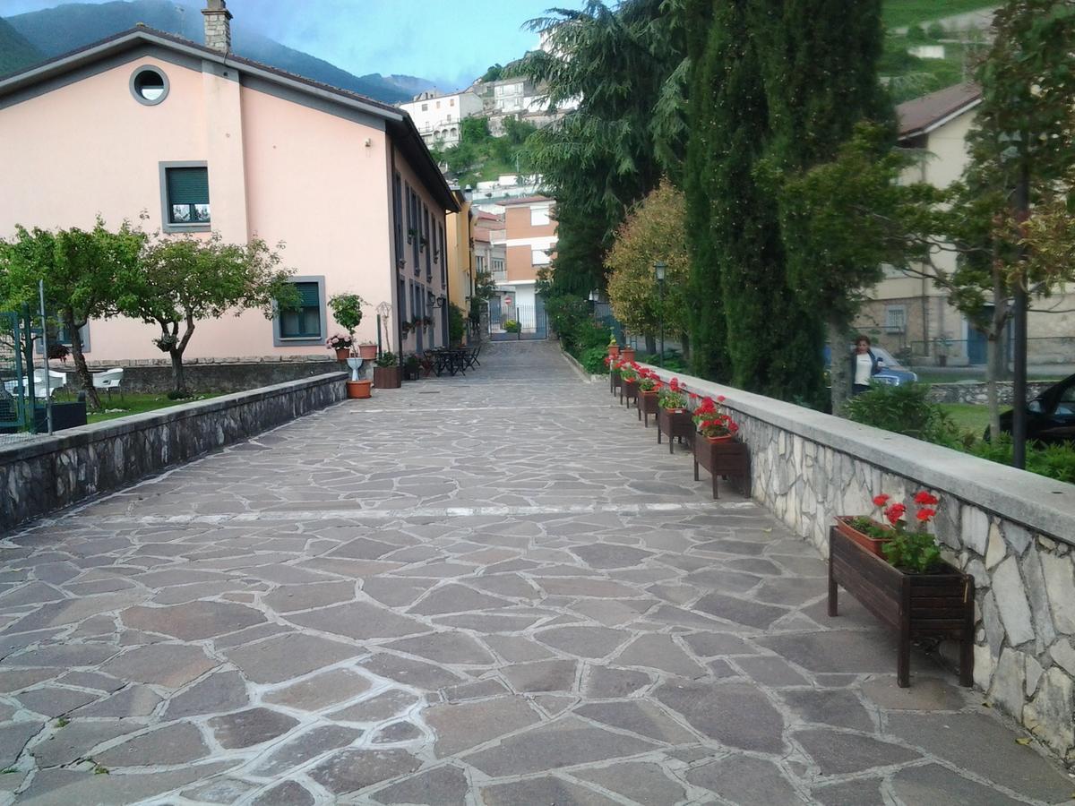 ホテル Casale Maginulfo Roccamandolfi エクステリア 写真